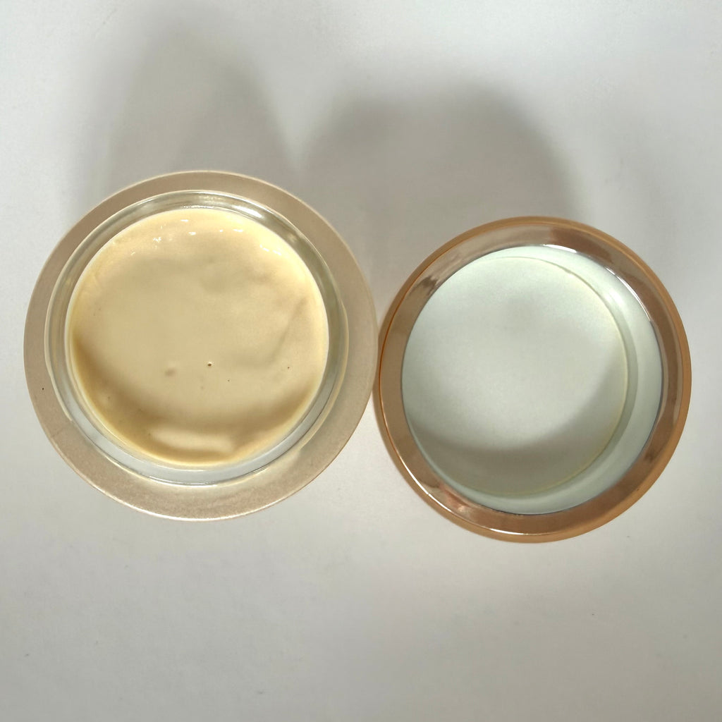 Outlet Shiseido Benefiance Wrinkle Smoothing Day Cream 50 ml. Net. Wt. 1.8 oz. (Sin caja, envase con detalle estético)