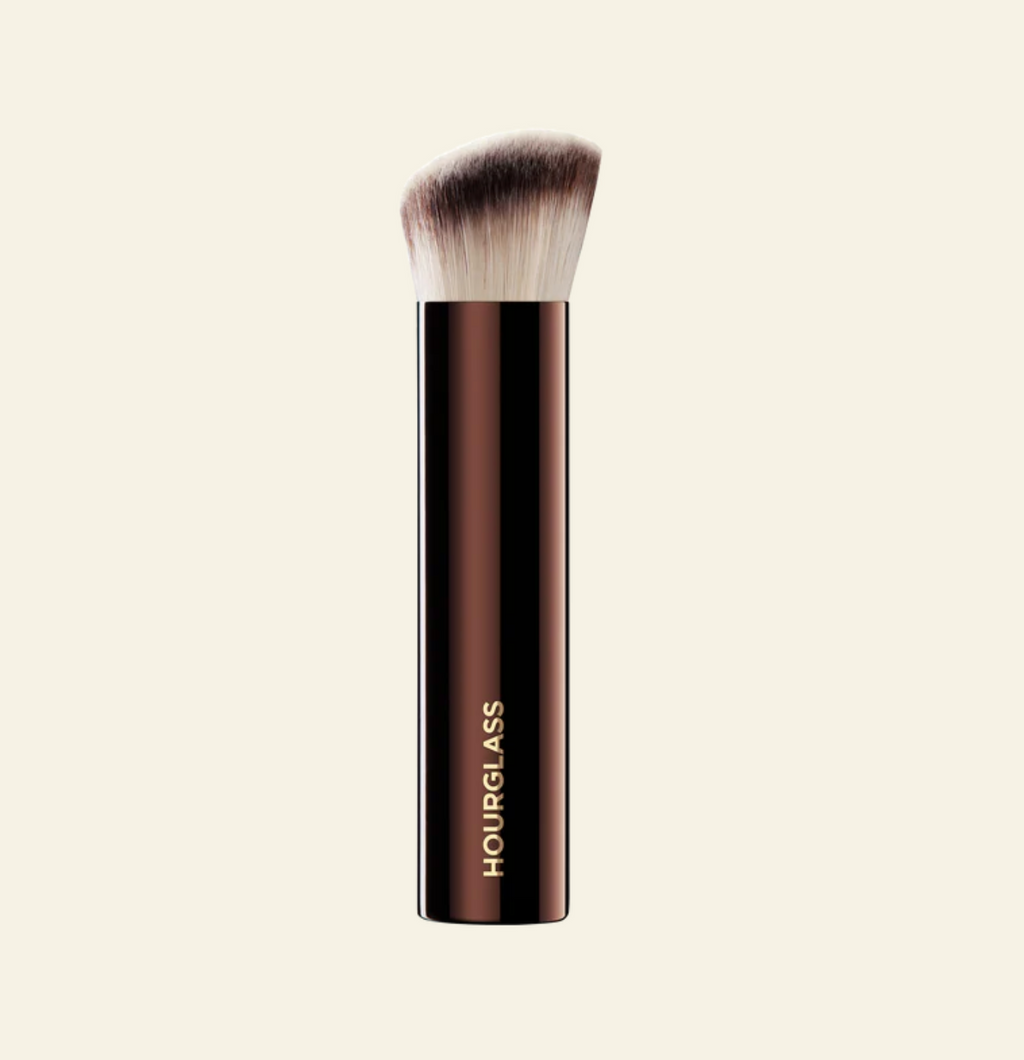 Hourglass Vanish Foundation Brush (Brocha para Base)