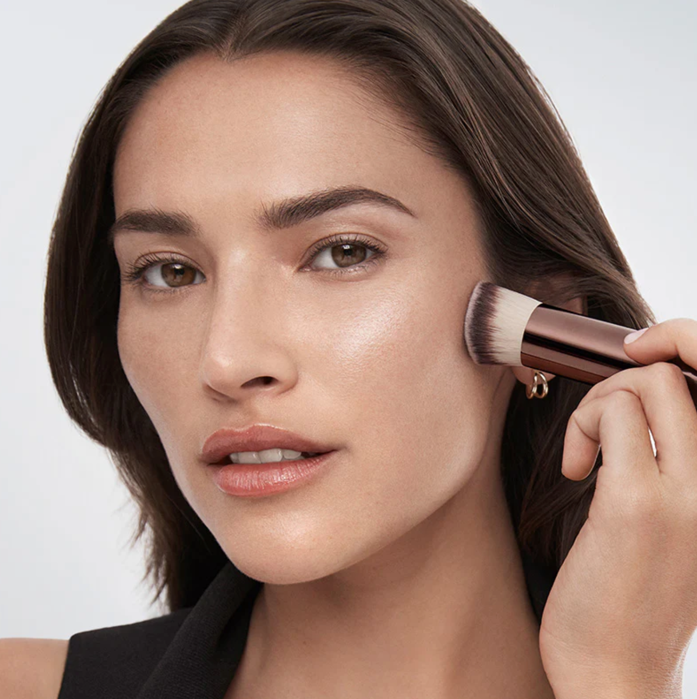 Hourglass Vanish Foundation Brush (Brocha para Base)