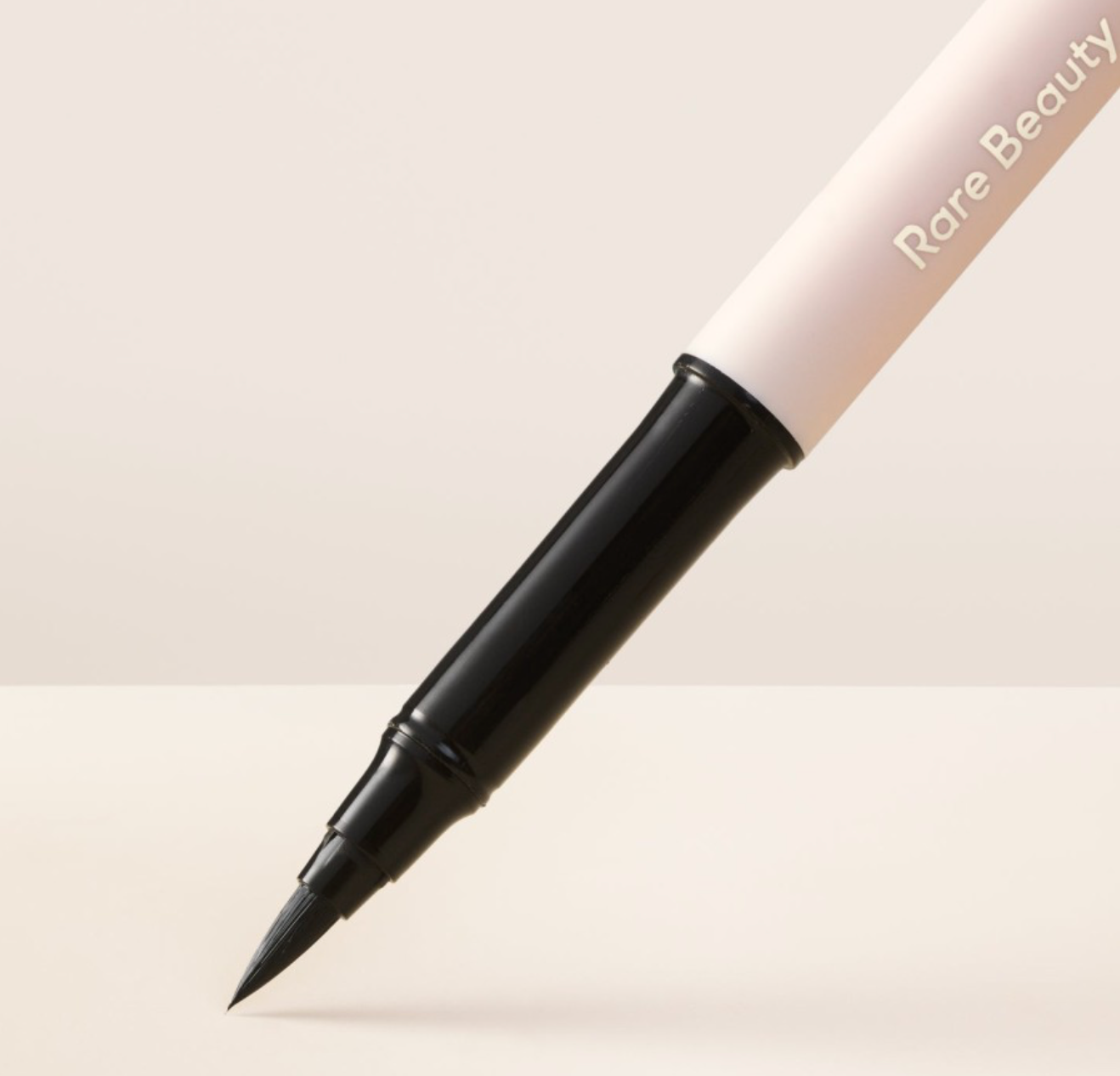 Rare Beauty Perfect Strokes Eyeliner Liquid Mat 0.03 fl. oz. / 0.9 ml. (Black)