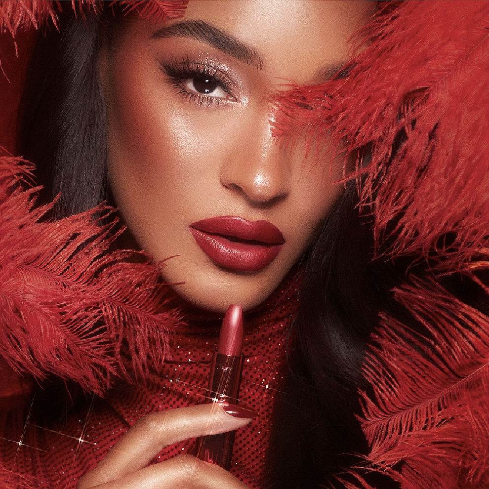 Charlotte Tilbury Matte Revolution Lipstick 3.5 g / 0.12 oz (Cinematic Red)